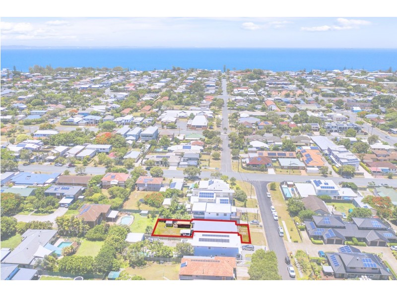 8 Bramble Street, Woody Point QLD 4019