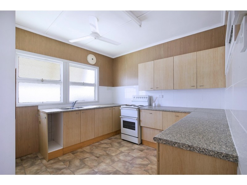 8 Bramble Street, Woody Point QLD 4019