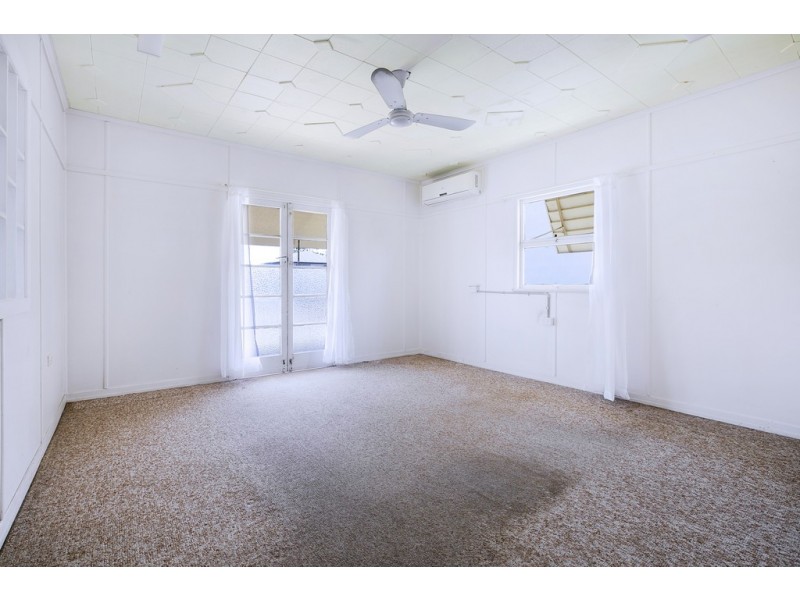 8 Bramble Street, Woody Point QLD 4019