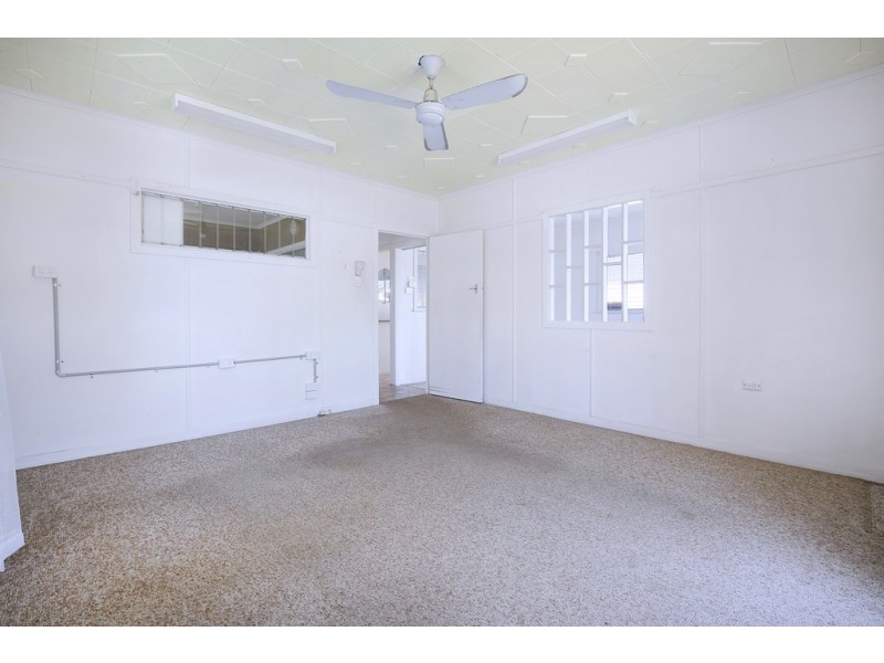 8 Bramble Street, Woody Point QLD 4019