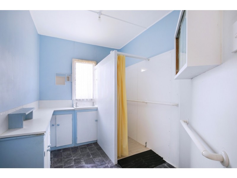 8 Bramble Street, Woody Point QLD 4019