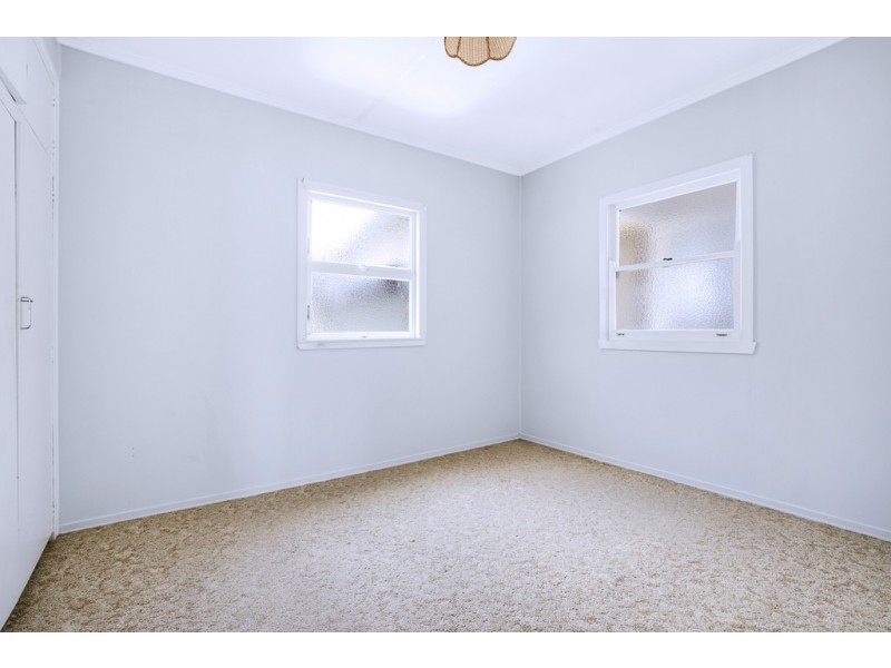 8 Bramble Street, Woody Point QLD 4019