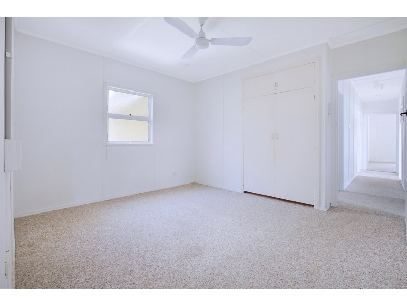 8 Bramble Street, Woody Point QLD 4019