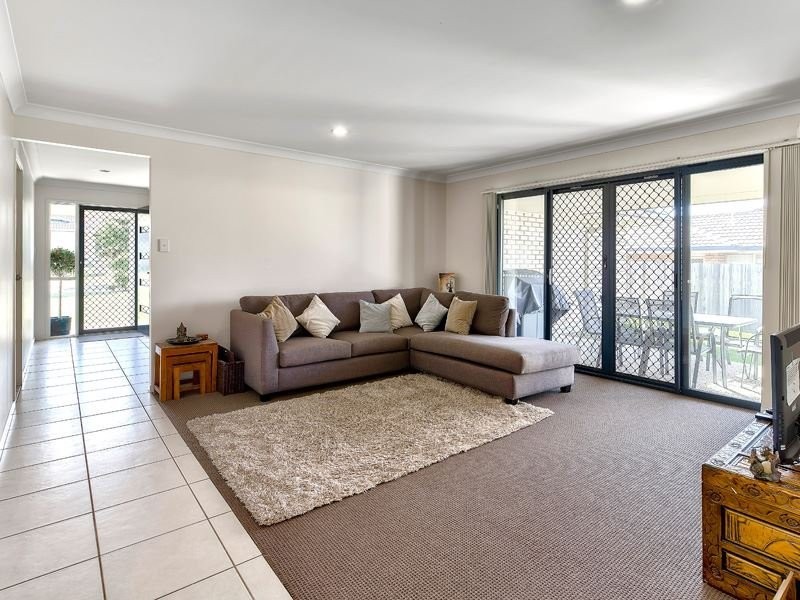 4 BLUEGRASS PLACE, Morayfield QLD 4506