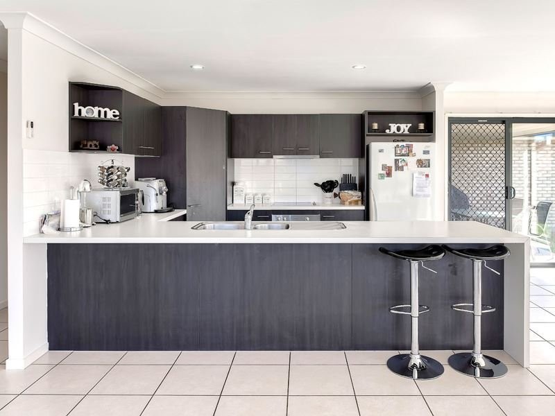 4 BLUEGRASS PLACE, Morayfield QLD 4506