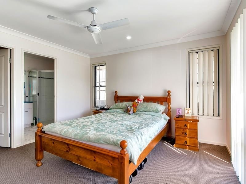 4 BLUEGRASS PLACE, Morayfield QLD 4506