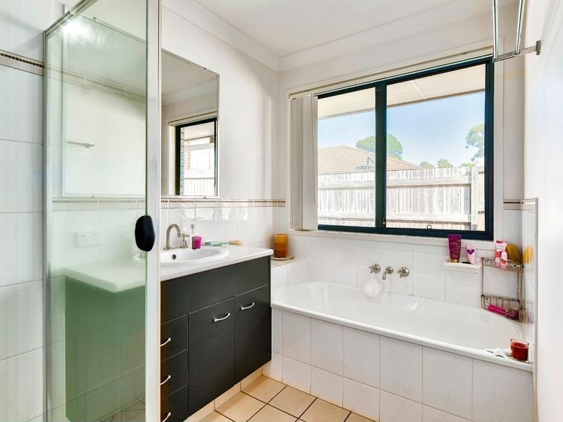 4 BLUEGRASS PLACE, Morayfield QLD 4506