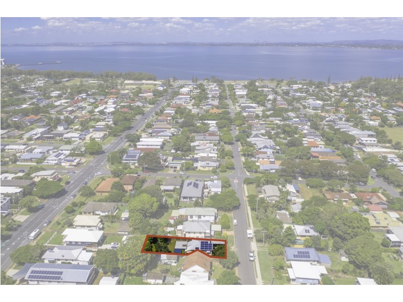 74 McLennan Street, Woody Point QLD 4019