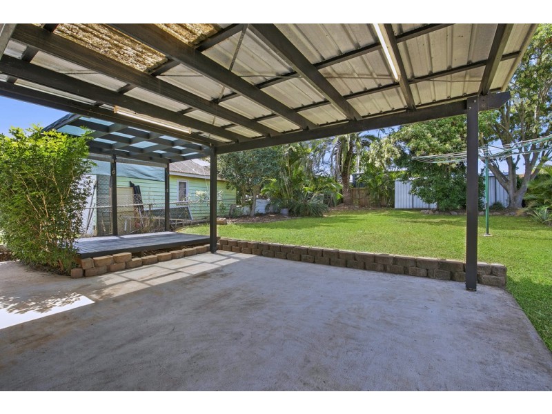 74 McLennan Street, Woody Point QLD 4019