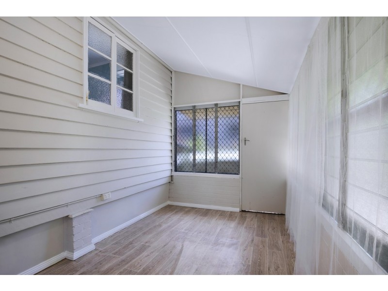 74 McLennan Street, Woody Point QLD 4019