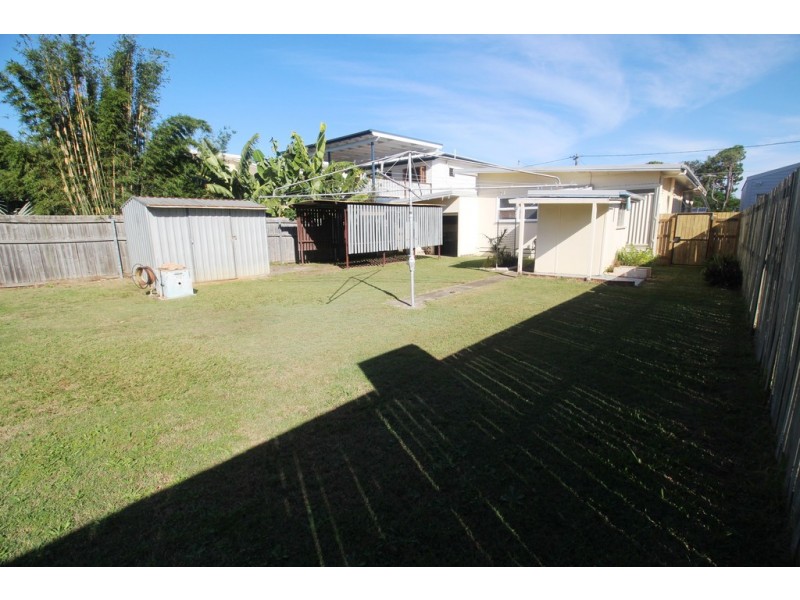 8 Bramble Street, Woody Point QLD 4019