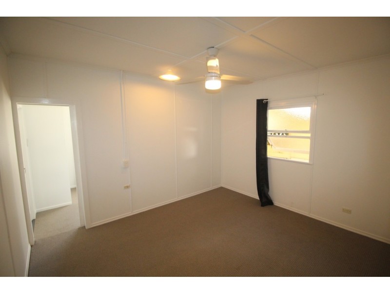 8 Bramble Street, Woody Point QLD 4019