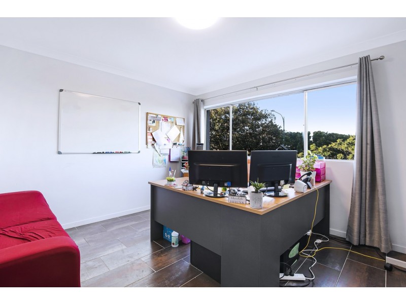 39 Redcliffe Parade, Redcliffe QLD 4020