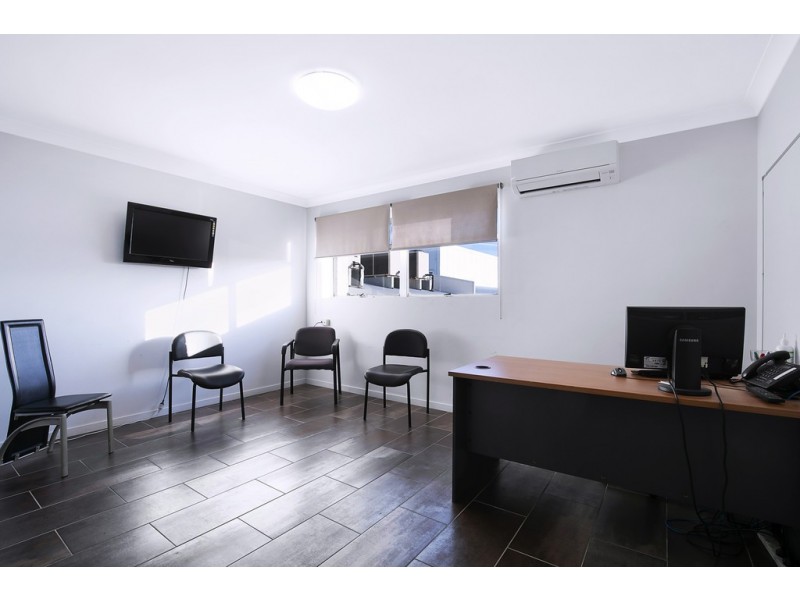 39 Redcliffe Parade, Redcliffe QLD 4020