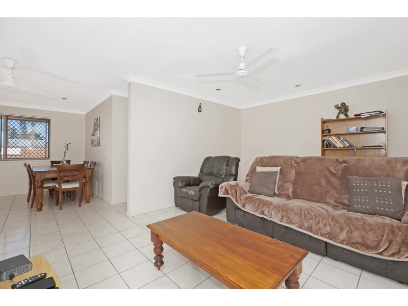 4/2a Landsborough Avenue, Scarborough QLD 4020