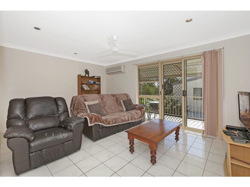 4/2a Landsborough Avenue, Scarborough QLD 4020