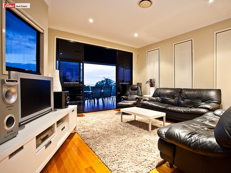 4a Fourth Ave, Scarborough QLD 4020