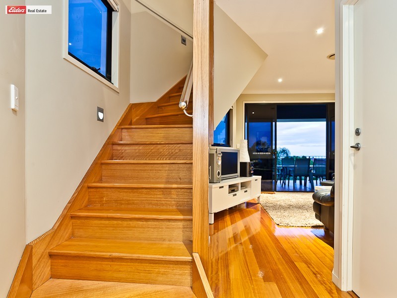 4a Fourth Ave, Scarborough QLD 4020