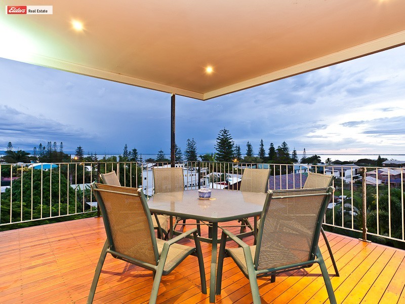 4a Fourth Ave, Scarborough QLD 4020