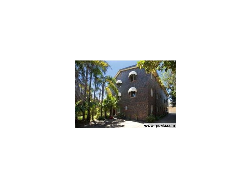 4/8 Moffatt Street, Scarborough QLD 4020