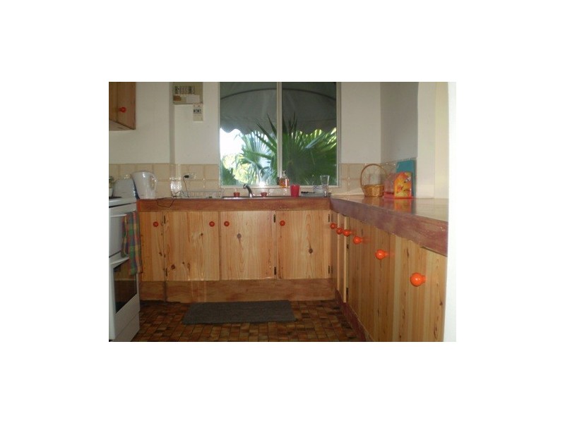 4/8 Moffatt Street, Scarborough QLD 4020