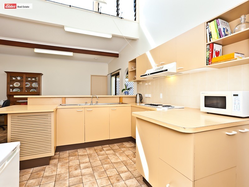 22 Eversleigh Road, Scarborough QLD 4020