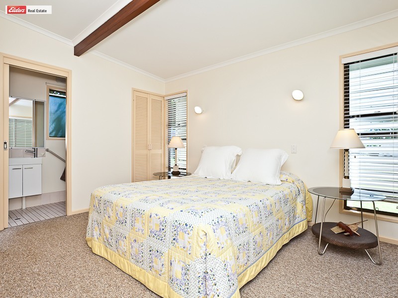 22 Eversleigh Road, Scarborough QLD 4020