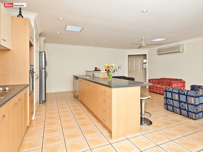 18 Roma Street, Scarborough QLD 4020