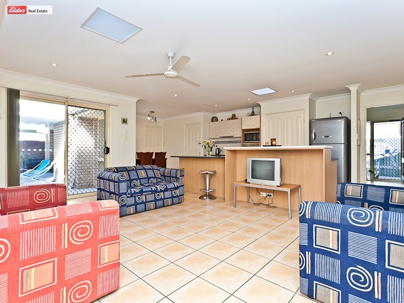 18 Roma Street, Scarborough QLD 4020