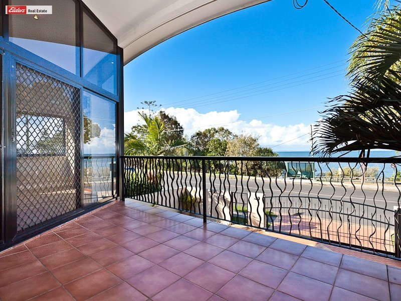 10 Gayundah Esplanade, Woody Point QLD 4019