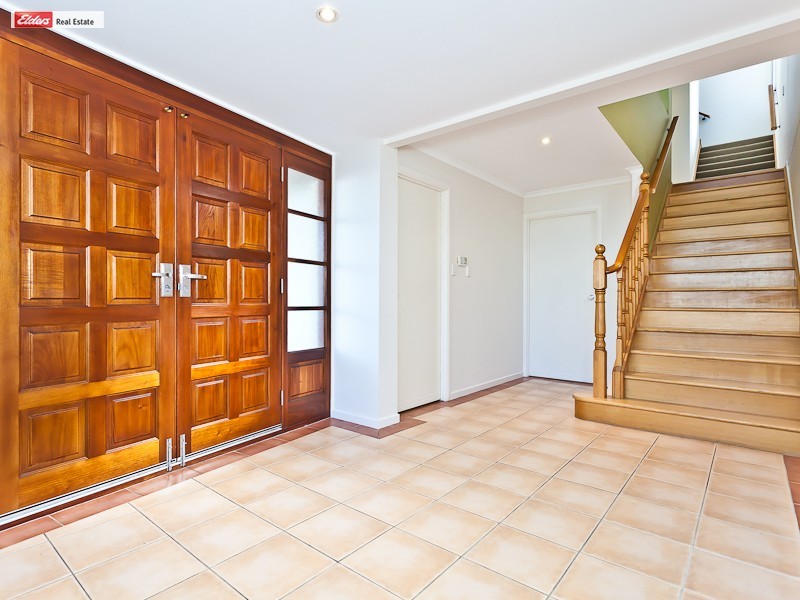 10 Gayundah Esplanade, Woody Point QLD 4019