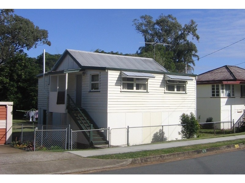 11 Sheilds Street, Redcliffe QLD 4020