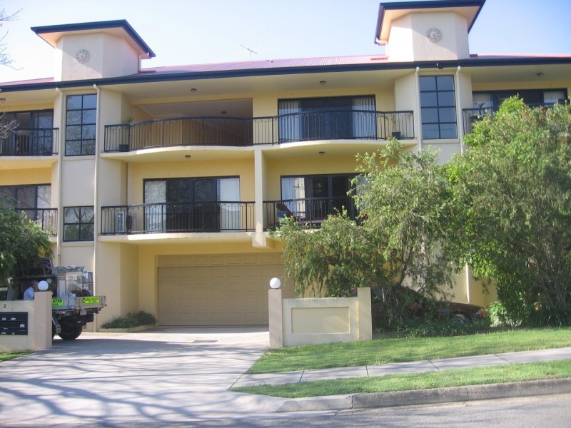 5/2-4 Henry Street, Redcliffe QLD 4020