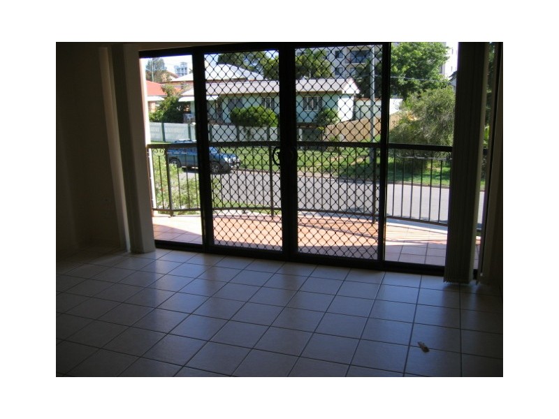 5/2-4 Henry Street, Redcliffe QLD 4020