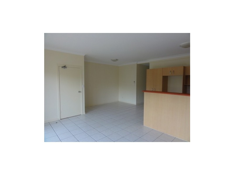 5/2-4 Henry Street, Redcliffe QLD 4020