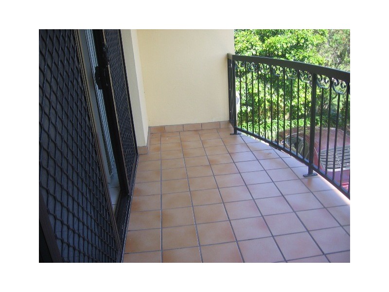 5/2-4 Henry Street, Redcliffe QLD 4020