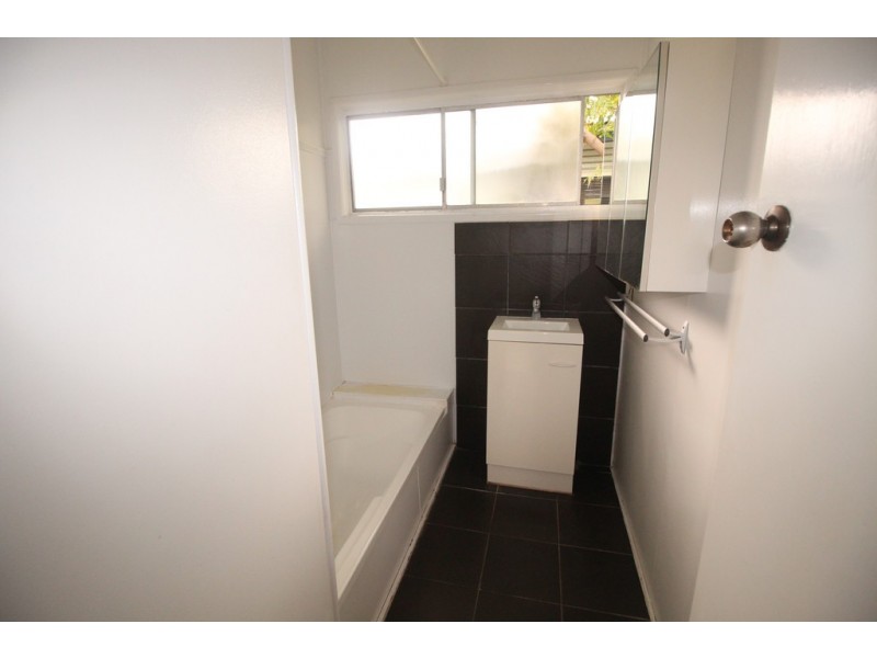 60 Longland Street, Redcliffe QLD 4020