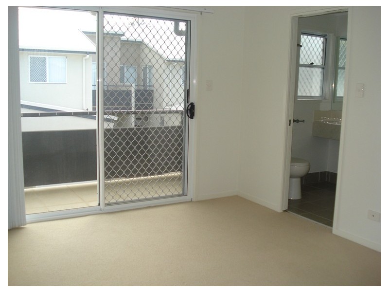 2/21-23 Thompson Crescent, Clontarf QLD 4019