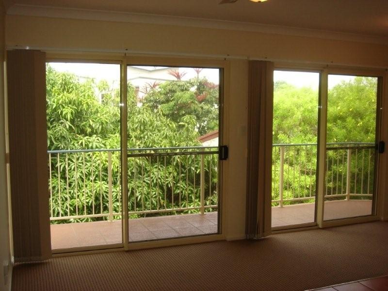 11/10 Caroline Street, Woody Point QLD 4019