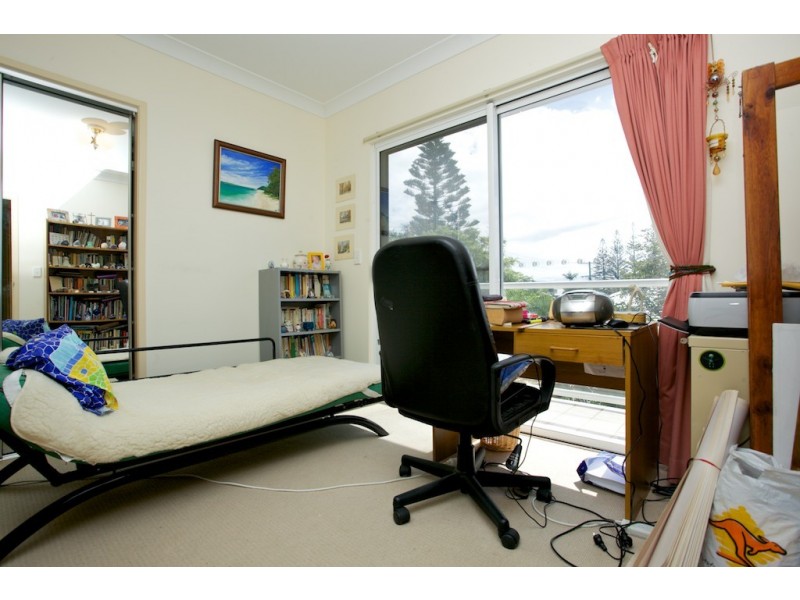 2/186  Prince Edward Parade, Scarborough QLD 4020