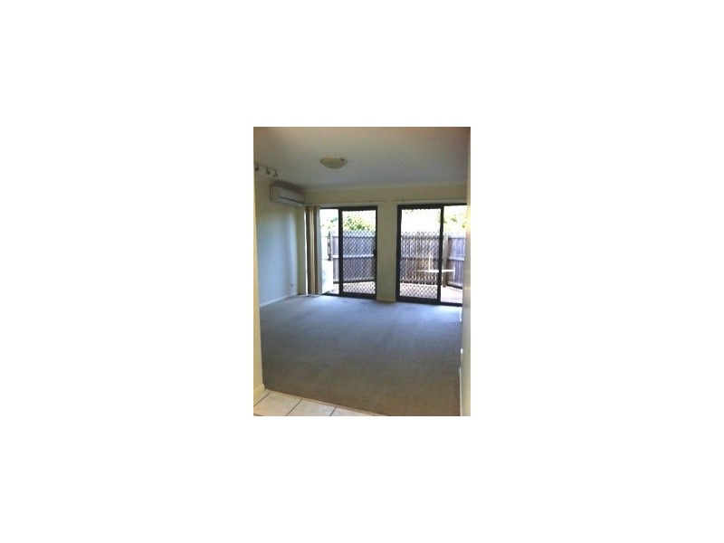 2/34 Silvyn Street, Redcliffe QLD 4020