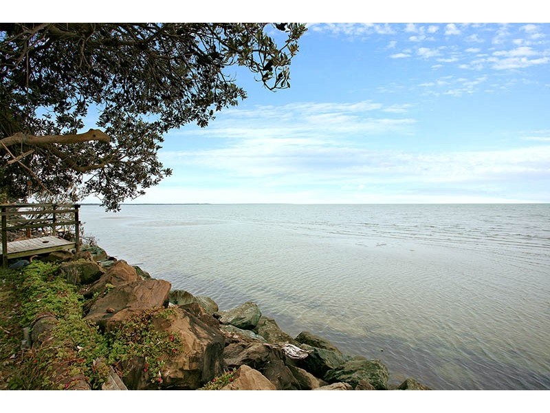 55 Biggs Avenue, Beachmere QLD 4510