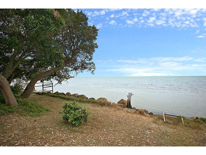 55 Biggs Avenue, Beachmere QLD 4510