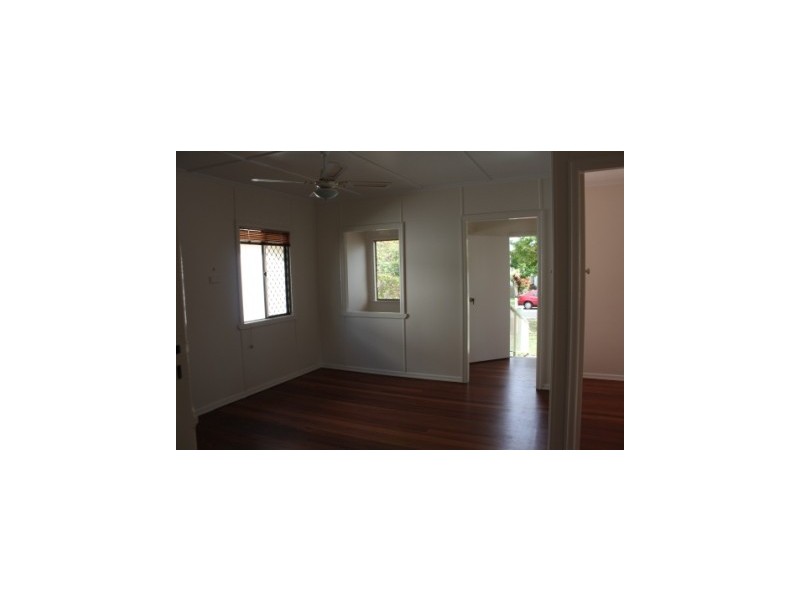 52 McLennan, Woody Point QLD 4019