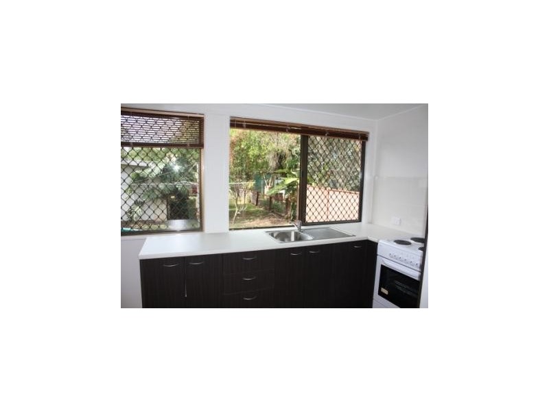 52 McLennan, Woody Point QLD 4019