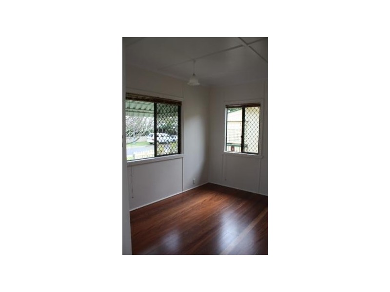 52 McLennan, Woody Point QLD 4019