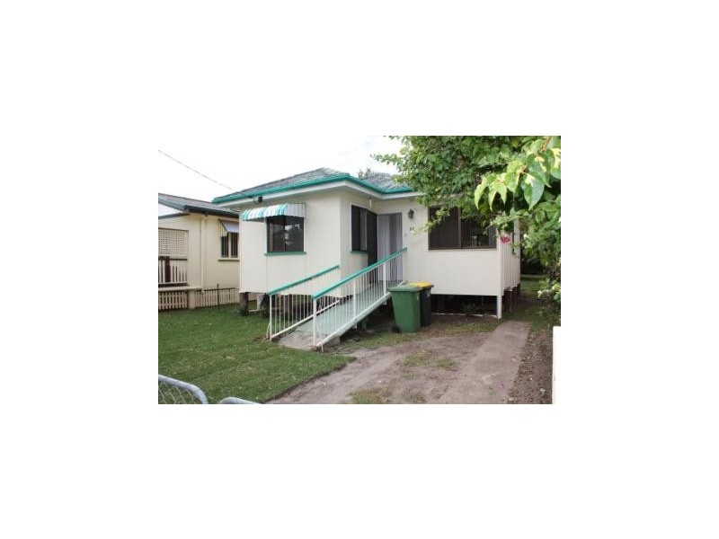 52 McLennan, Woody Point QLD 4019