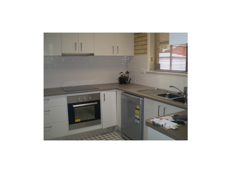 12 Matthew Street, Scarborough QLD 4020