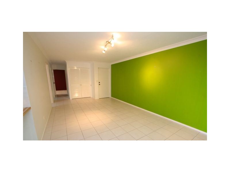 2/13 Meredith Street, Redcliffe QLD 4020