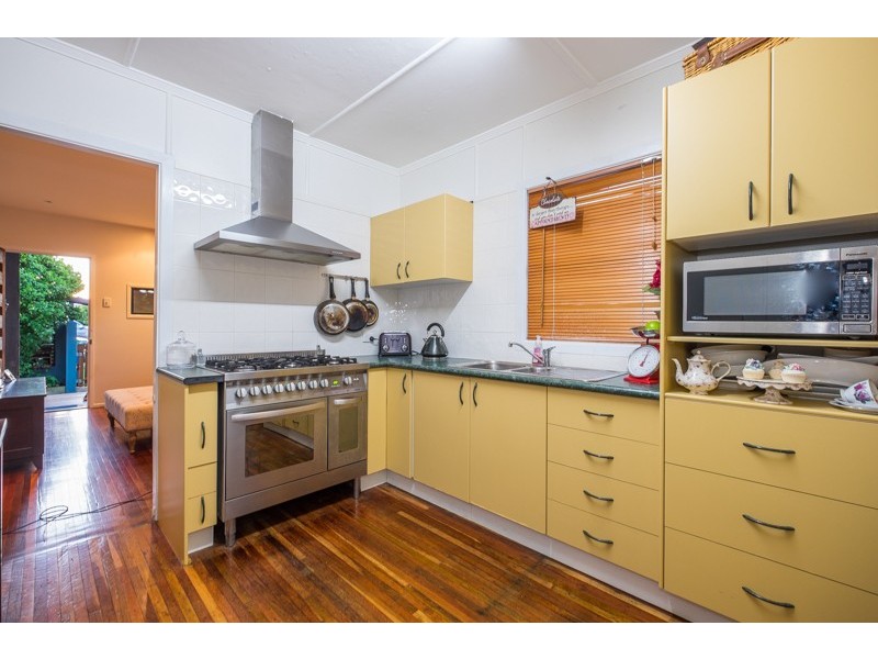 380 Scarborough Road, Scarborough QLD 4020